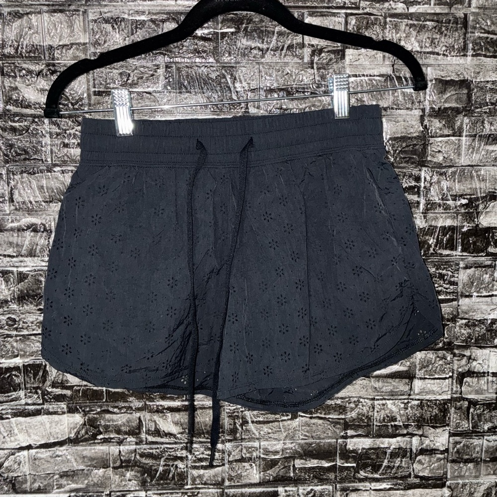 Hollister Gilly Hicks Eyelet Shorts Black